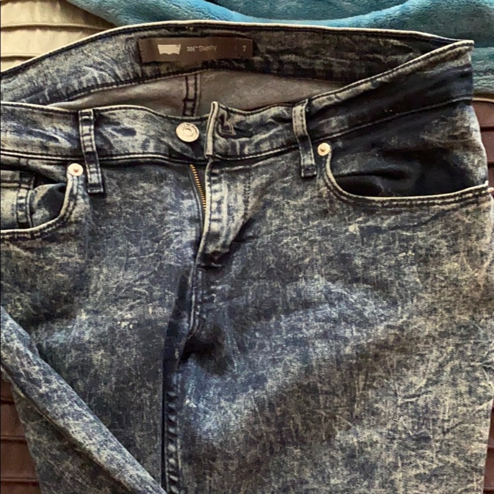 Levi’s - Picture 2 of 2
